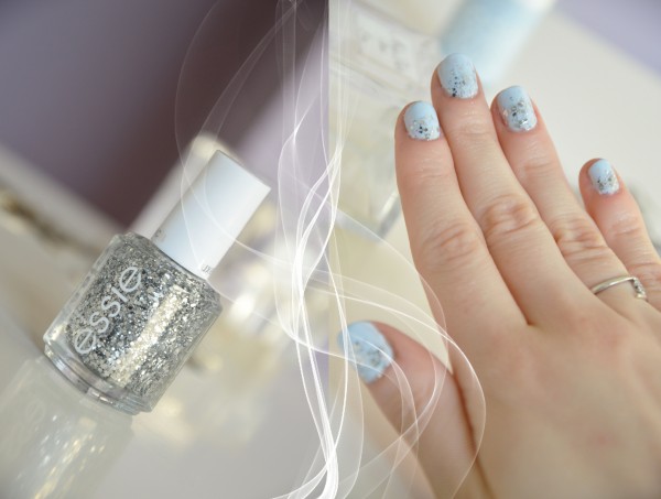 alittleb_blog_beaute_vernis_modelown_essie_blueberry_muffin_bleu_pastel_givres_nails.jpg