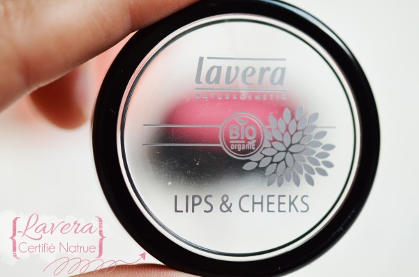ALITTLEB-blog-beauté-Lavera-Lips-and-cheeks-quand-maquillage-rime-avec-naturel-rouge-a-lèvres-blush-pink-primerose-02-packaging_ZOOM